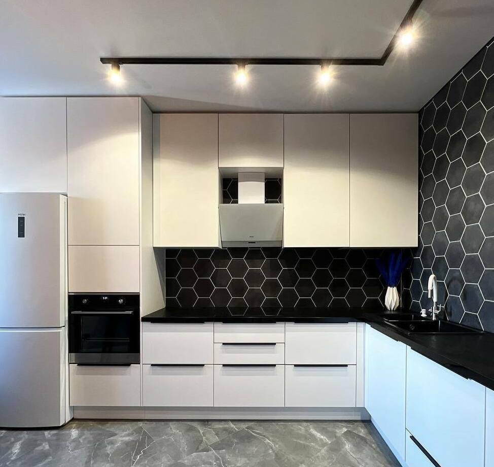 Кухня на заказ в пластике