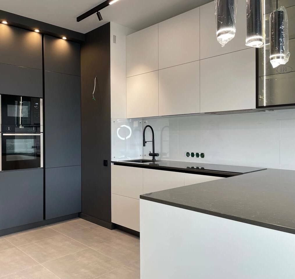 Кухня на заказ П-образная